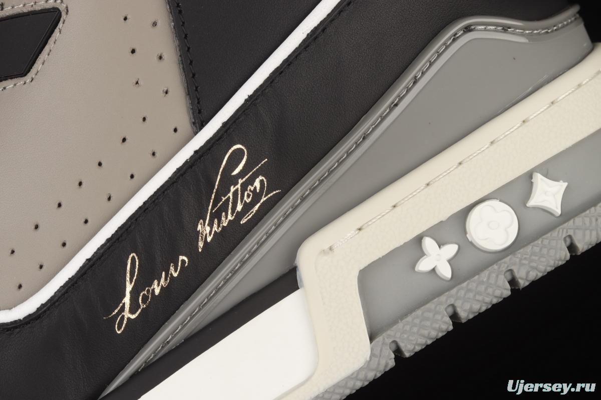 Authentic LV 2021s LV Trainer must be in winter