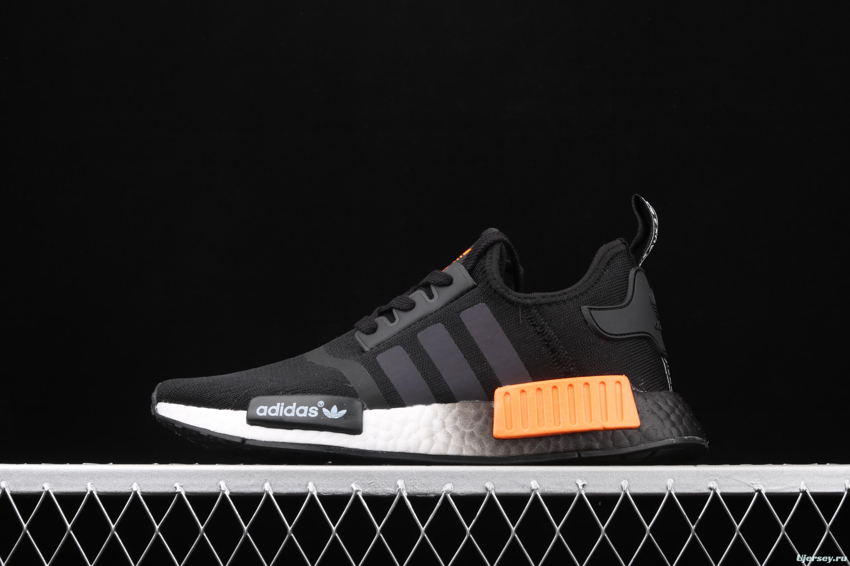 Adidas NMD R1 Boost FW0183's new really hot casual running shoes