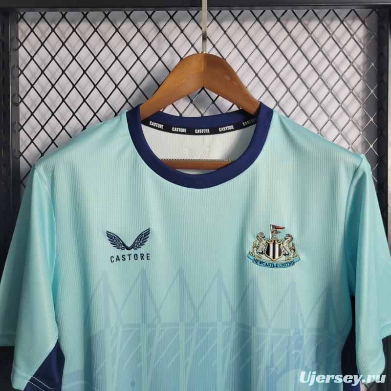 22/23 Newcastle United Pre-match Training Jersey