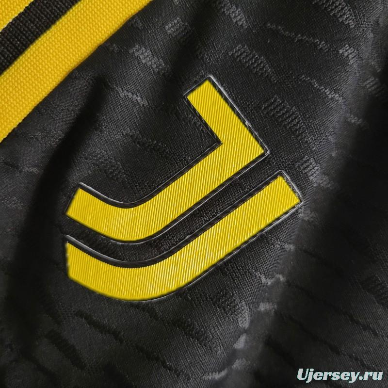 Player Version 23-24 Juventus Home Shorts