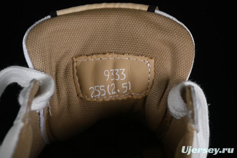 Gucci Chunky B Screener GG Sneakers Retro Style with Classic GG Canvas and Leather Trim - 9Y9209666