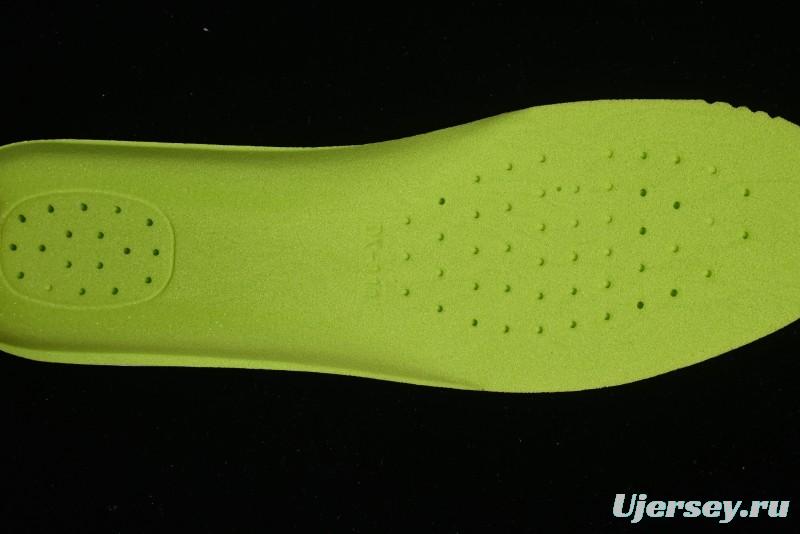 Gucci Chunky B Screener GG Sneakers Retro Style with Classic GG Canvas and Leather Trim - 9Y9209666