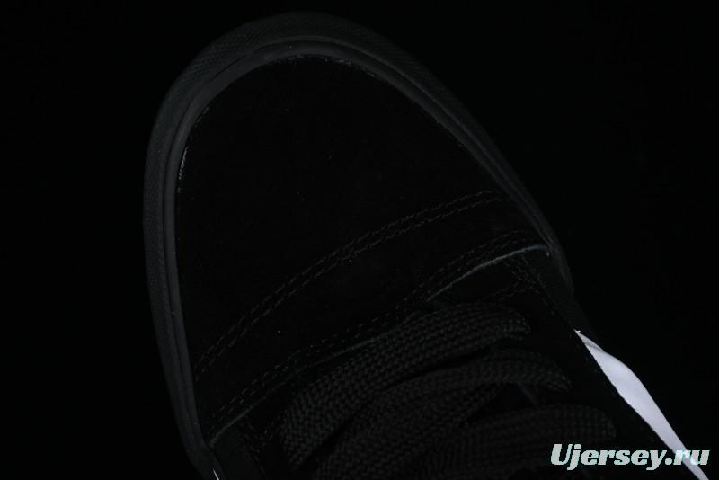 Vans Classics Knu Skool Retro Skate Shoes with Thickened Tongue and Oversized Toe - VN0009QCB9P