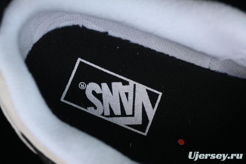 Vans Classics Knu Skool Retro Sneakers with Thick Tongue and Oversized Toe - VN0009QC02Y