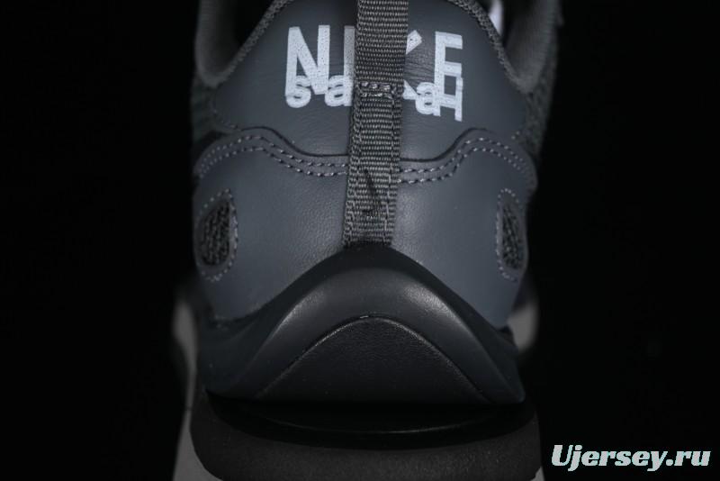 Nike Sacai VaporWaffle 3.0 Fashion-Forward Casual Sneakers - CV1363-105