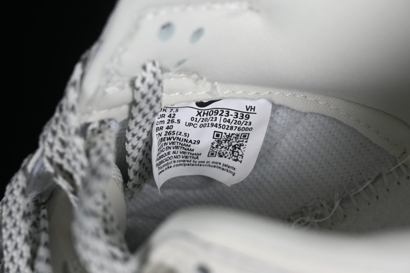 Supreme x Nike SB Dunk Low Anniversary Edition - XH0923-339