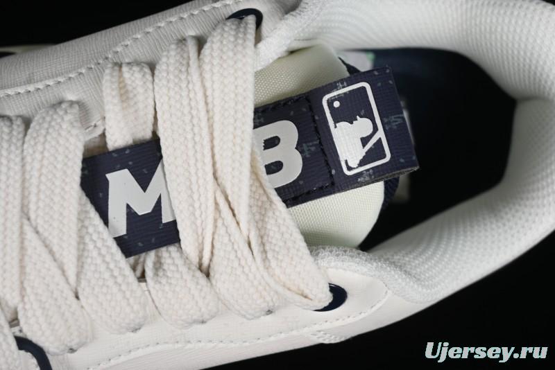 MLB Chunky Liner Basic New York Yankees Thick Sole Casual Sneakers with 6cm Height Increase - 3ASXCBO3N07NYD