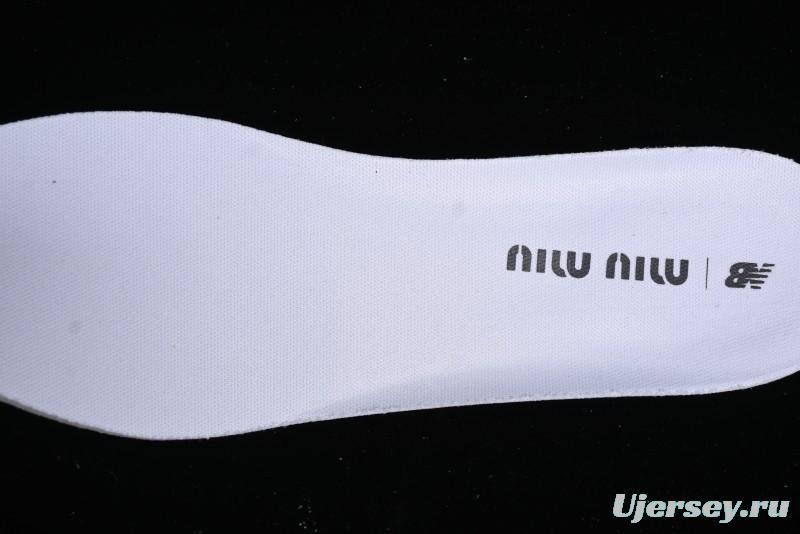 Miu Miu x New Balance 530 Low-Top Retro Running Sneakers with Deconstructed Design - 38165