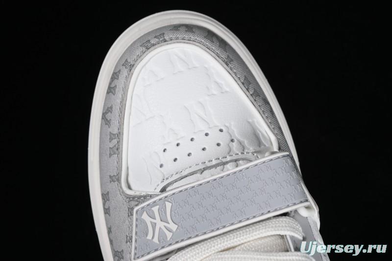 MLB Chunky Liner New York Yankees Sneakers with Lightweight Thick Sole and Hook Loop Closure - 3ASXCMM4N50GRS