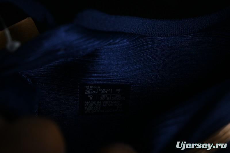 Asics Gel-Kayano 31 Running Shoes with Enhanced Cushioning and Breathable Design - 1011B950-400