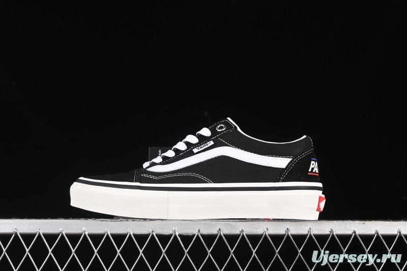 Vans Old Skool Low-Top Retro Skate Shoes in Black & White - VN0A5KRXBA2