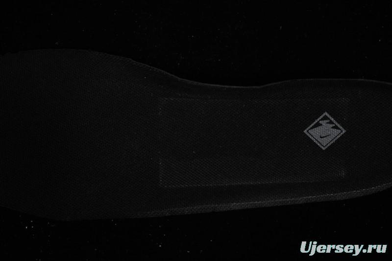 Nike Air Humara Retro Trail Running Shoes with 1990s Outdoor Style - 924464-001