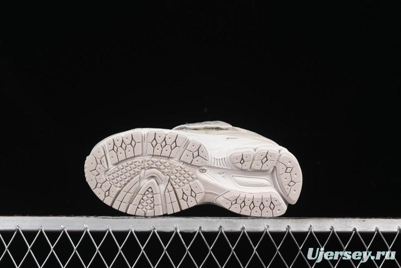 New Balance 2002R Series Hook and Loop Kids Shoes with Fleece Lining - PV2002TM