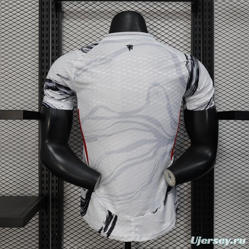 Player Version 25/26 Manchester United White with Marble Pattern and Snapdragon Sponsor Jersey