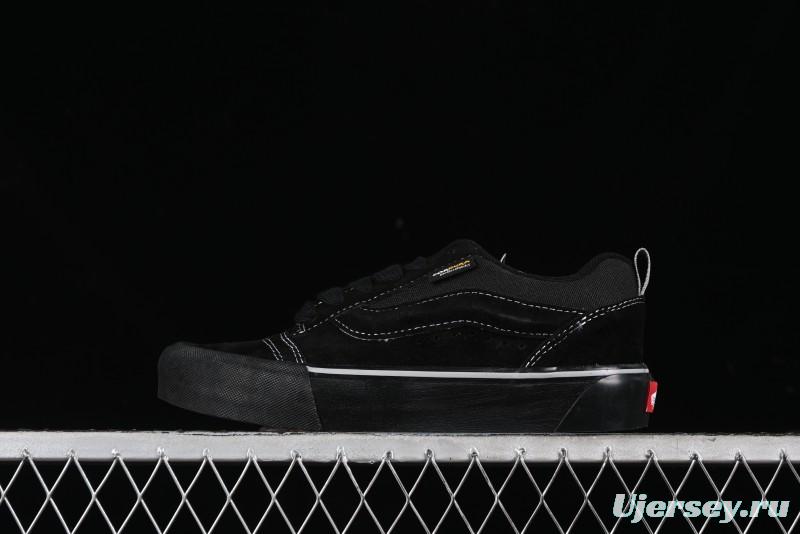 Vans Knu Skool Low Top Retro Casual Vulcanized Slip-On Shoes in Black - VN000CRPBMA