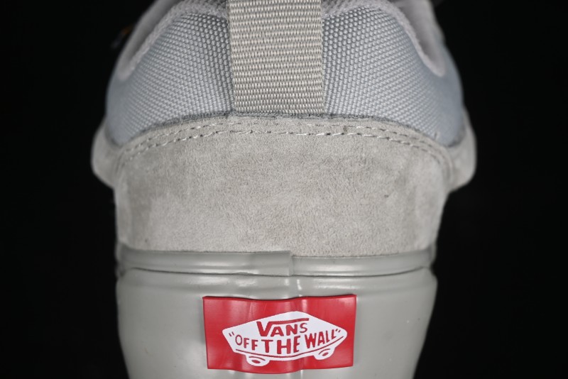 Vans Knu Skool Low Top Retro Casual Vulcanized Sneakers in Grey - VN000CRPBXC