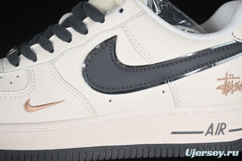 Nike Air Force 1 '07 Low Casual Sneakers in Black Pigskin - XZ6188-705