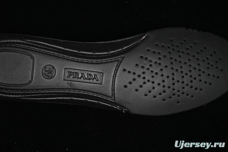 Prada Cloudbust Air Thunder Lifestyle Low-Top Sneakers with Anti-Slip and Wear-Resistant Design - 1E819L