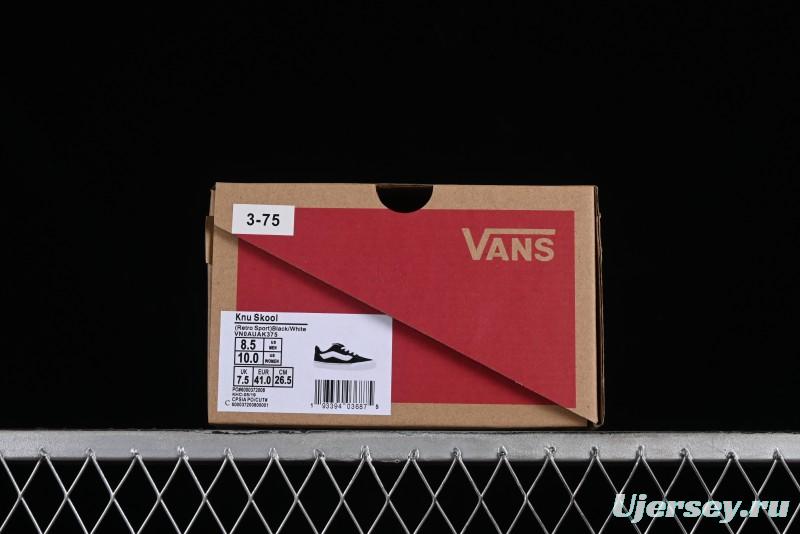 Vans Classics Knu Skool Retro Sneakers in Black & White - VN0AUAK375