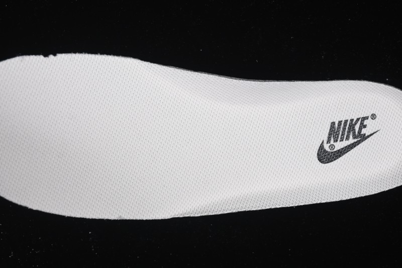Nike Air Force 1 '07 Low Supreme Collaboration Casual Sneakers with Full-Length Air Cushion - BB7518-012
