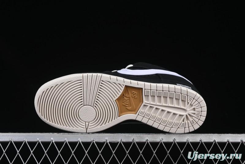 Nike SB Dunk Low Premium Skateboarding Shoes in Black and White - FN5880-001