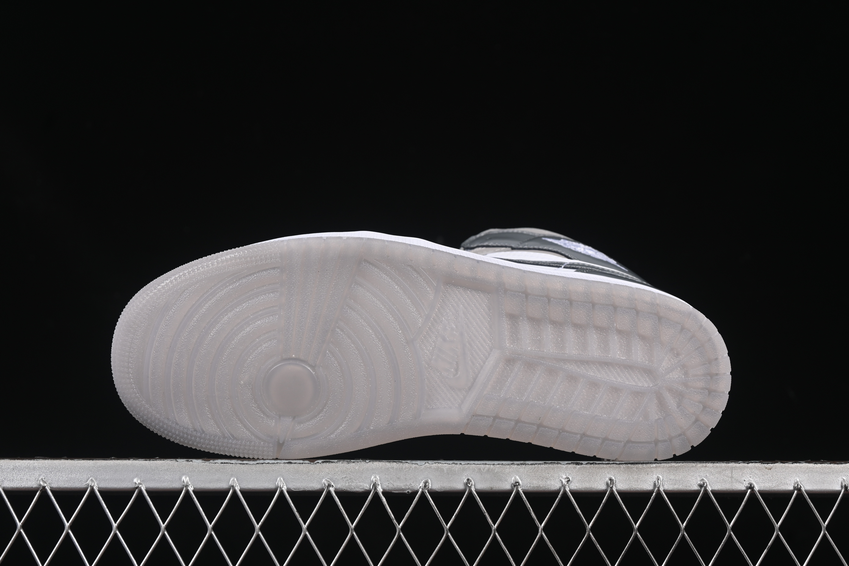 Nike Air Jordan 1 Mid Basketball Shoes in White Grey Patent Leather - HF3216-100