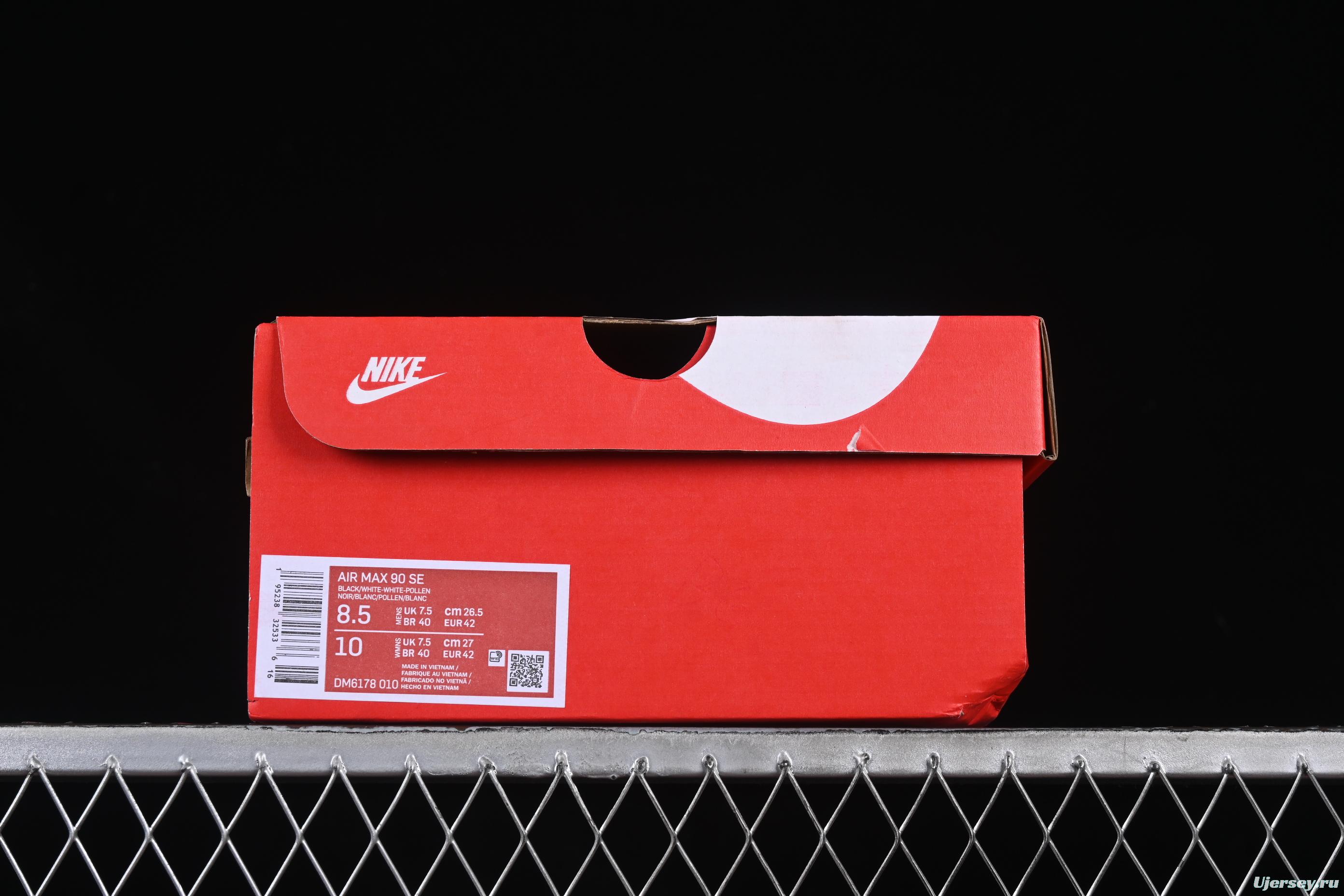 Nike Air Max 90 Retro Running Shoes with Visible Air Cushion - DM6178-010