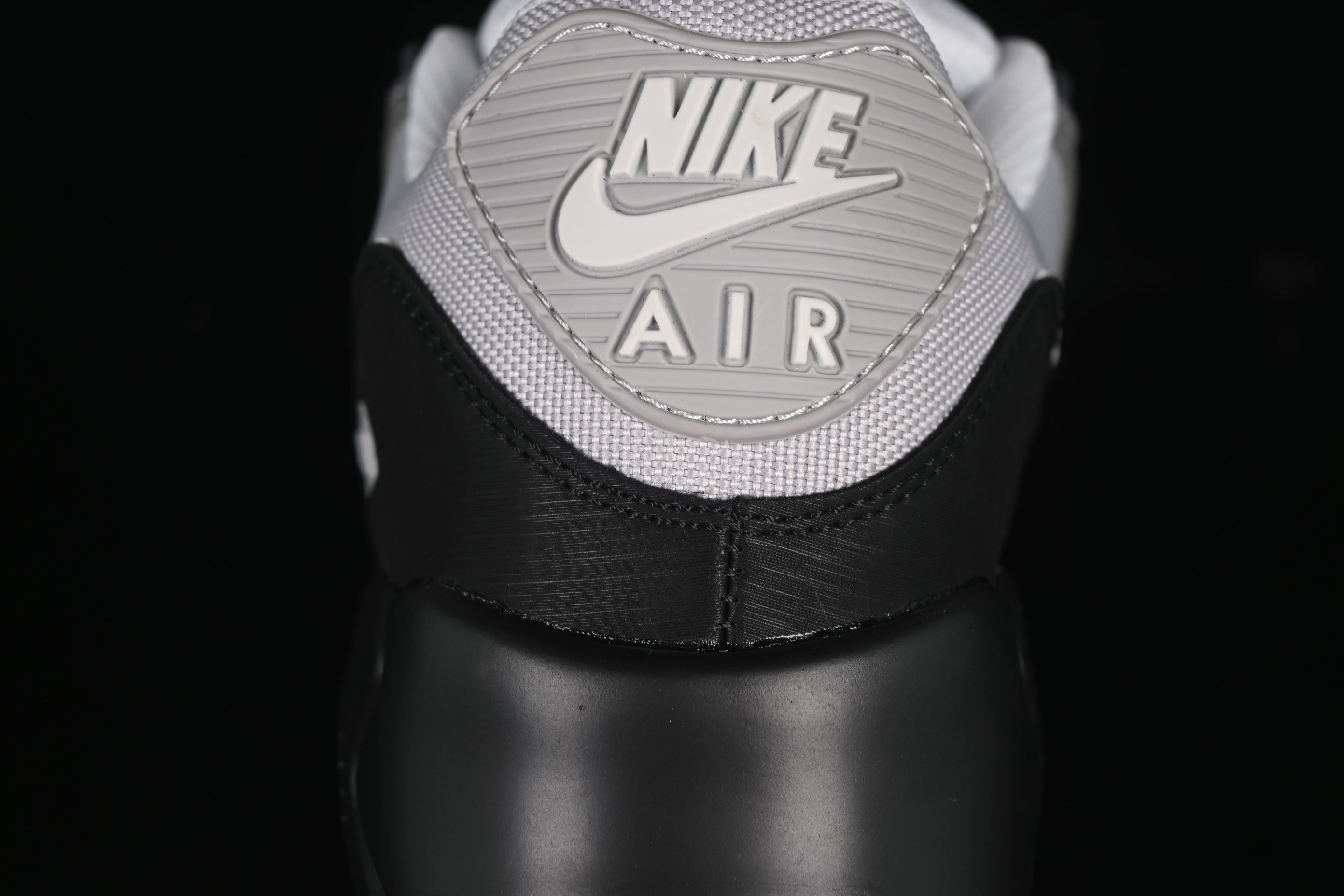 Nike Air Max 90 Retro Running Shoes with Visible Air Cushion - HQ3817-001