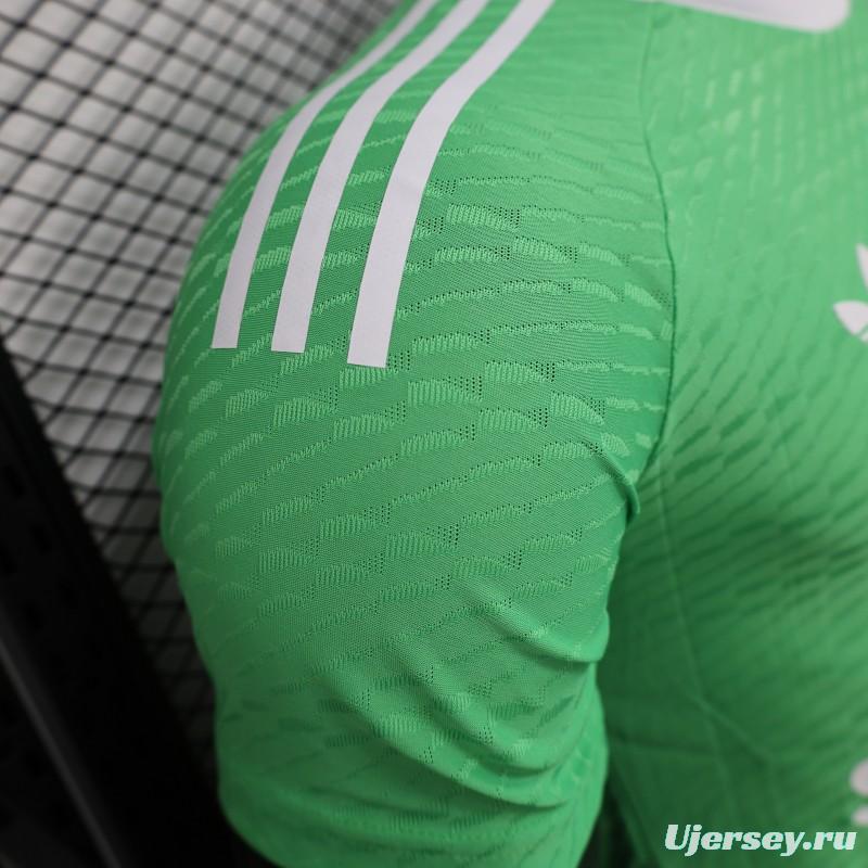 Player Version 25/26 Manchester United Green Goalkeeper Jersey