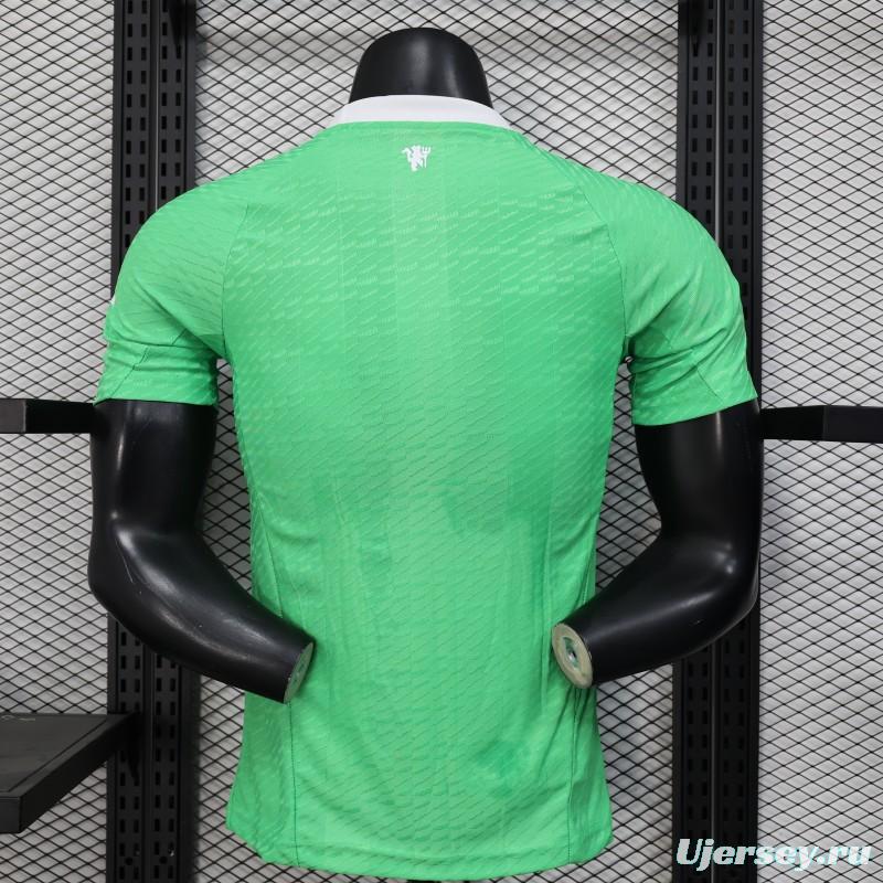 Player Version 25/26 Manchester United Green Goalkeeper Jersey
