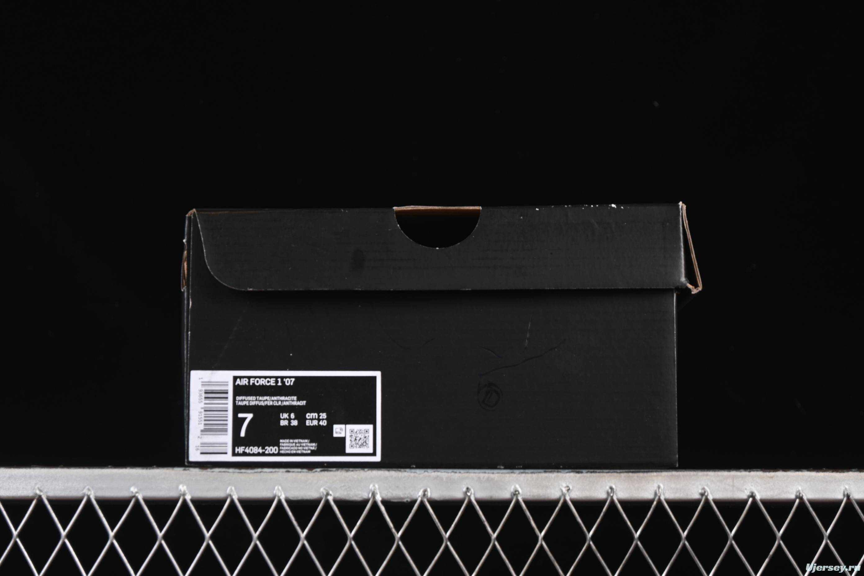 Nike A Ma Maniére x Air Force 1'07 Low Casual Sneakers with Premium Leather and Signature Lining - HF4084-200