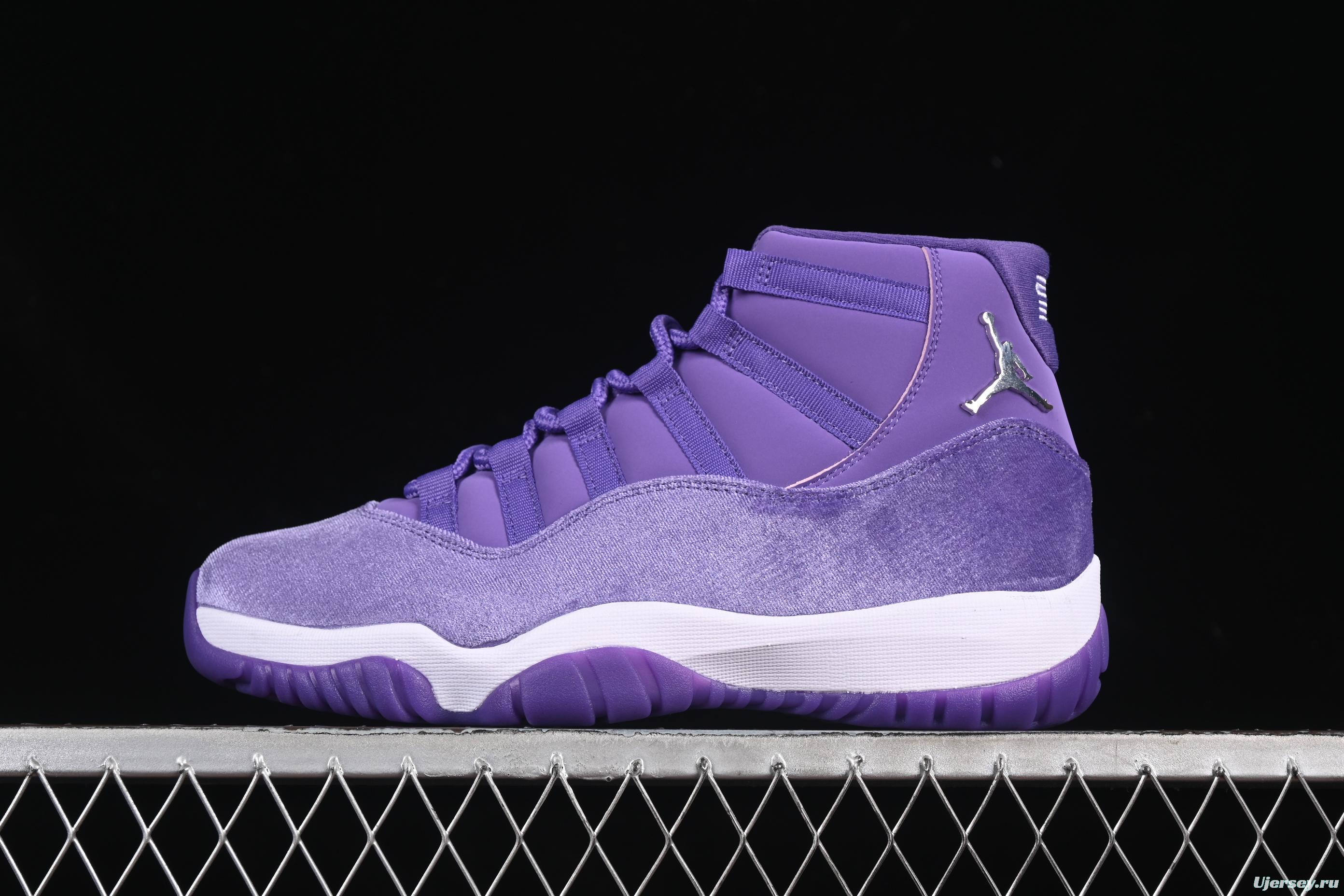 Nike Air Jordan 11 Retro CT8012-555 Basketball Shoes in Lavender Corduroy