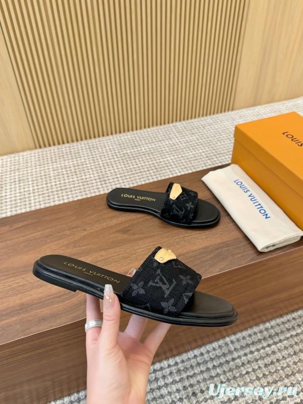 2025 Women Louis Vuitton Black Canvas Slippers LY00200