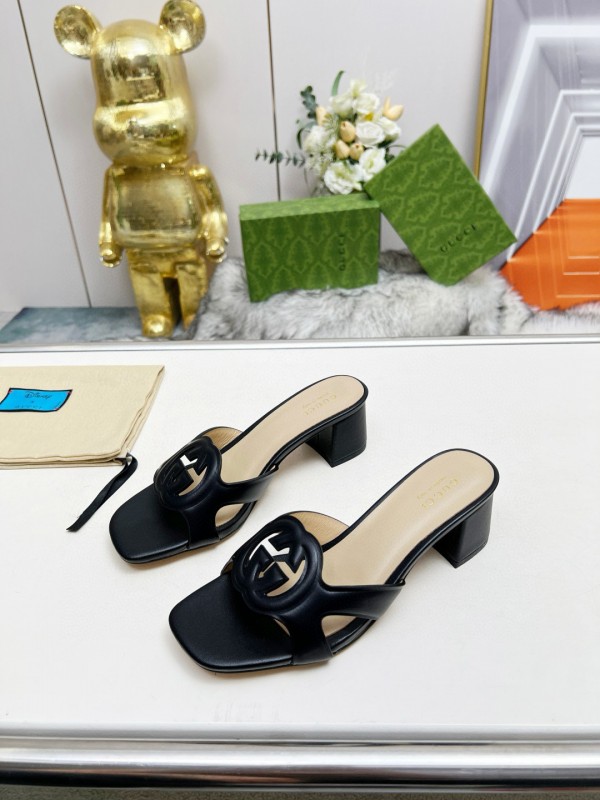 2025 Gucci Black Leather Slippers