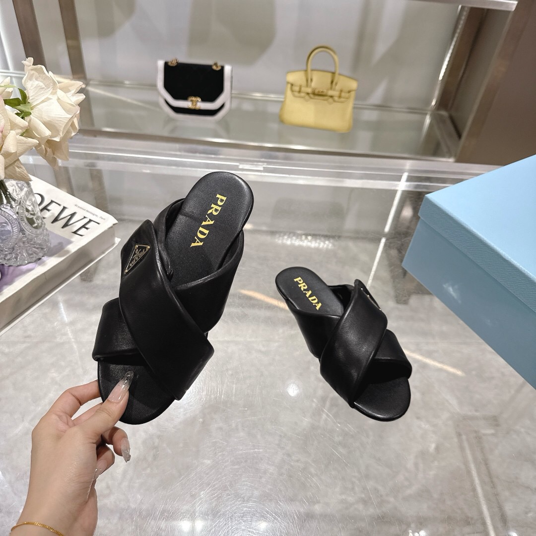 2025 Women Prada Black Leather Slippers