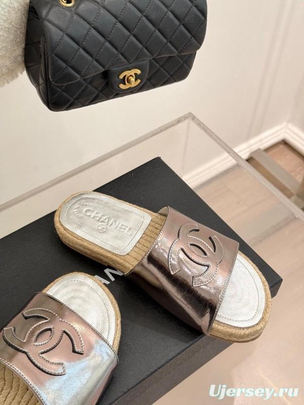 2025 Slippers Chanel Metallic Leather Slippers
