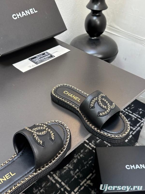 2025 Women Chanel Black Leather Slippers Chain Detail LY00320