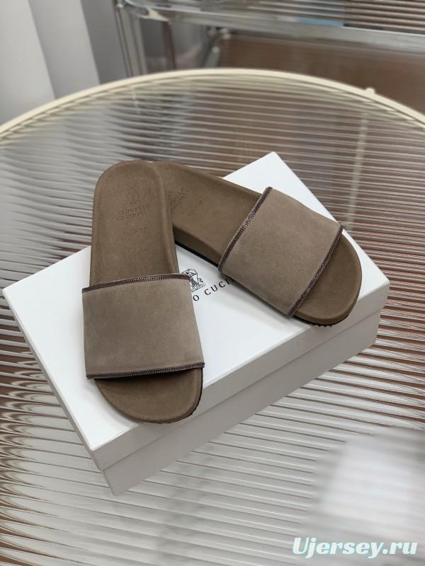 2025 Unisex Brunello Cucinelli Beige Suede Flat Slides Handcrafted With Rubber Sole KFY00240