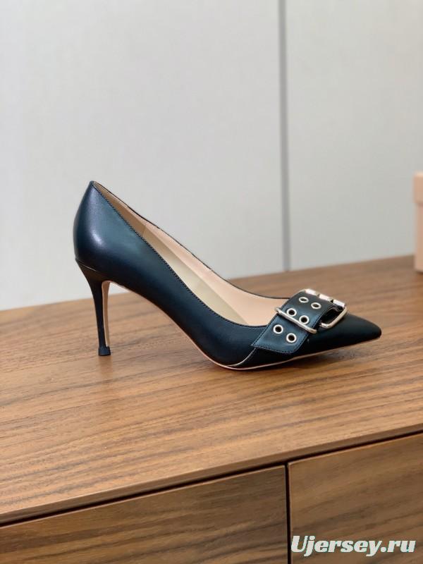 2025 Women Gianvito Rossi Black Leather Pointed Toe Buckle Pumps KFY00300