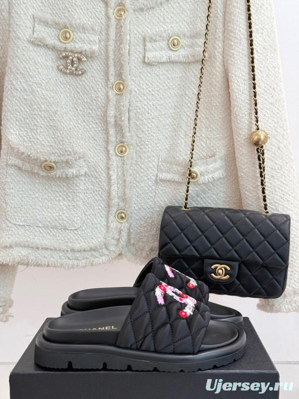 2025 Slippers Chanel Black Silk Women Slippers Embroidered KFY00260