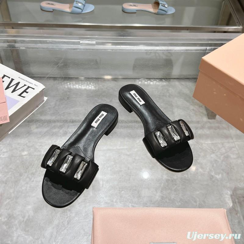 2025 Miumiu Black Leather Slippers KFY00250