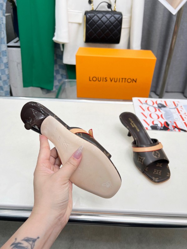 2025 Women Louis Vuitton Brown Leather Sandals