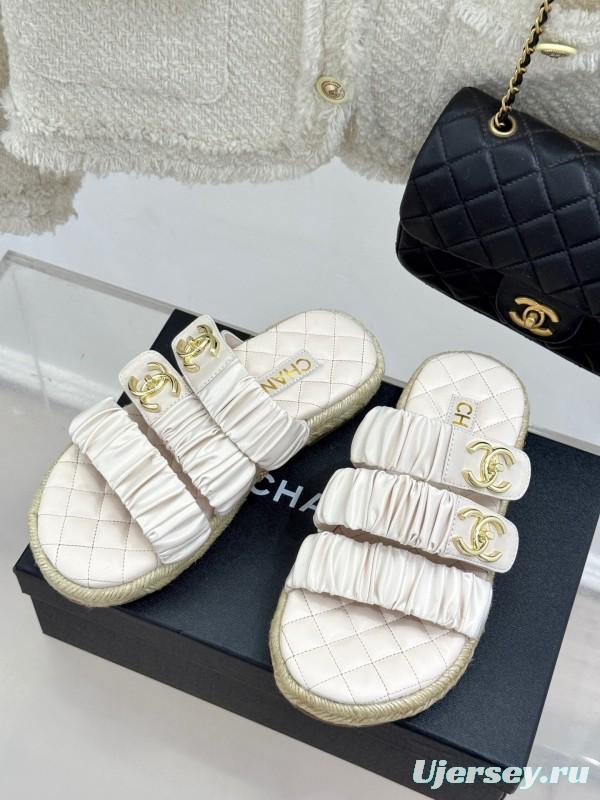 2025 Women Chanel White Leather Slippers CC Logo KFY00230