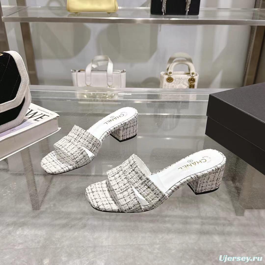 2025 Women Chanel White Black Tweed Slippers LY00280
