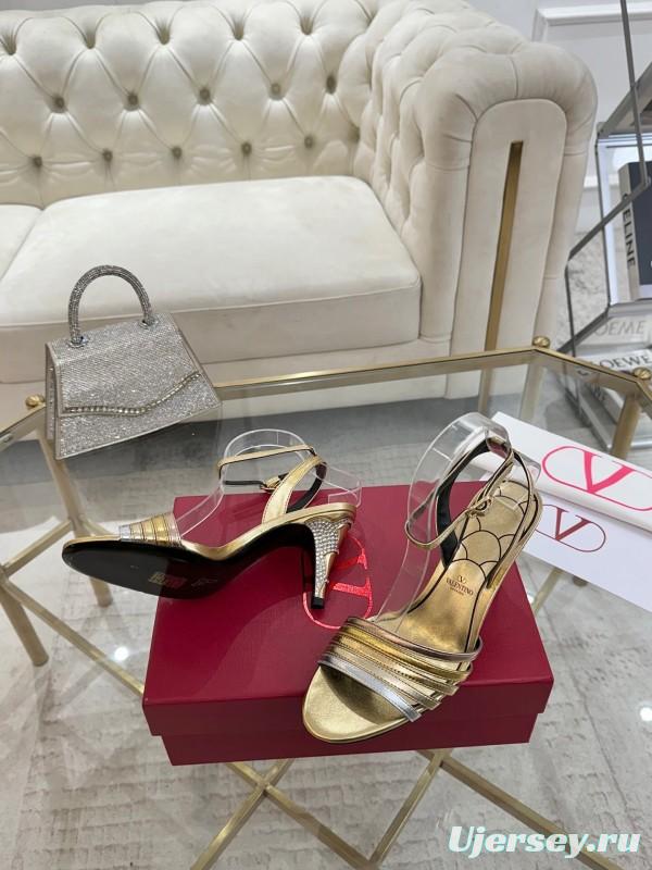 2025 Women Valentino Gold Leather Sandals LY00310