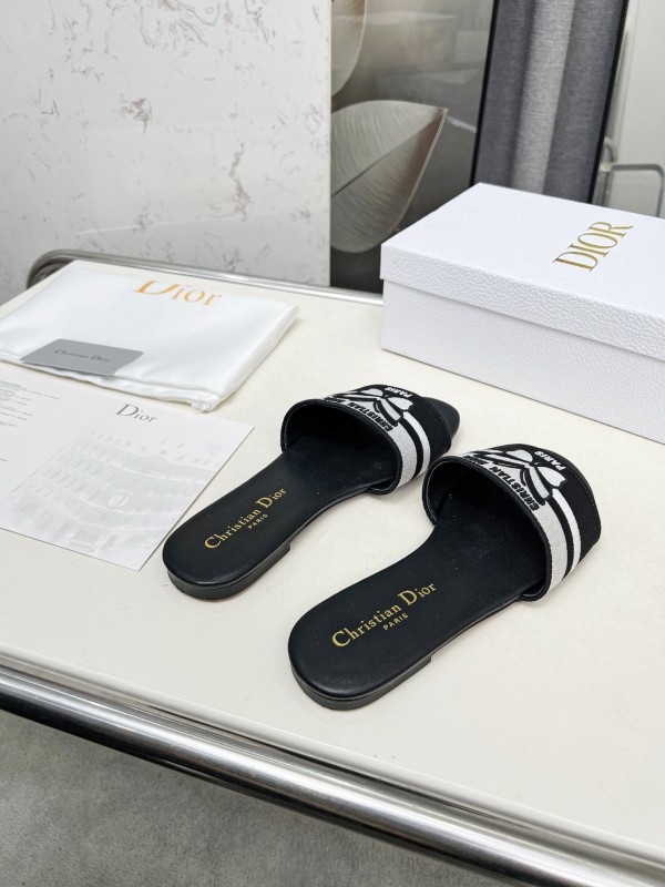 2025 Women Dior Black White Embroidery Slippers LY00170