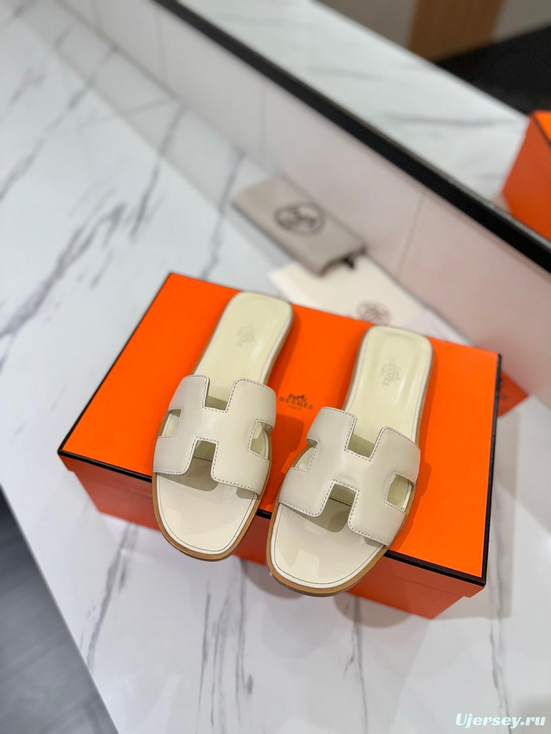 2025 Women Hermès Beige Leather Slippers