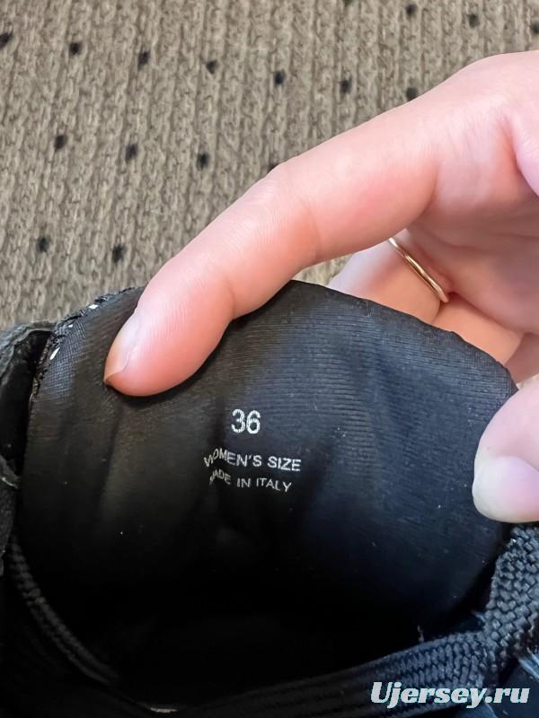 2025 Women Roger Vivier Black Leather Mesh Sneakers