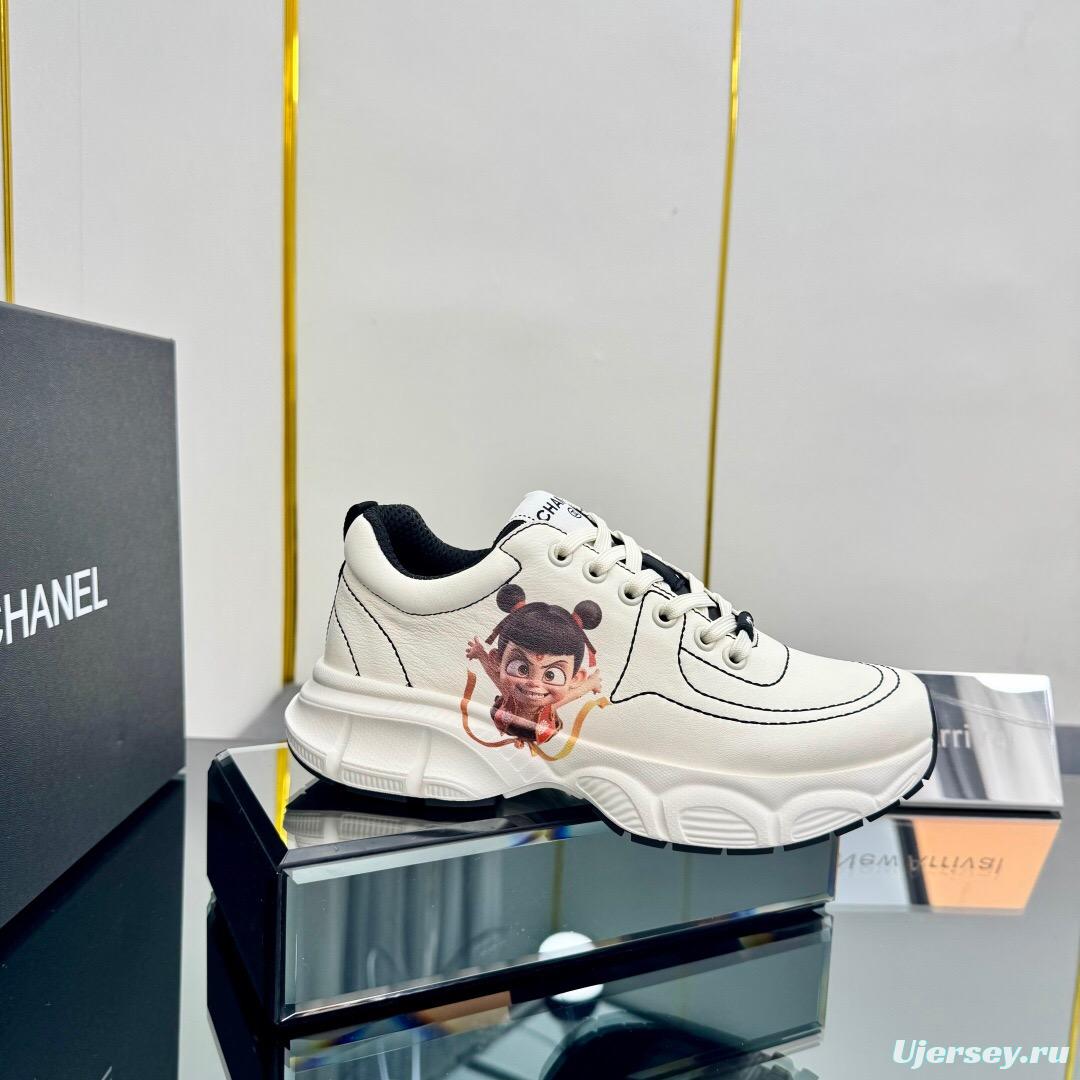 2025 Women Chanel White Leather Sneakers Graphic LY00360
