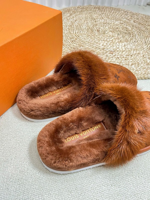 2024 Slippers Louis Vuitton Brown Suede Shearling Slippers MJ00340